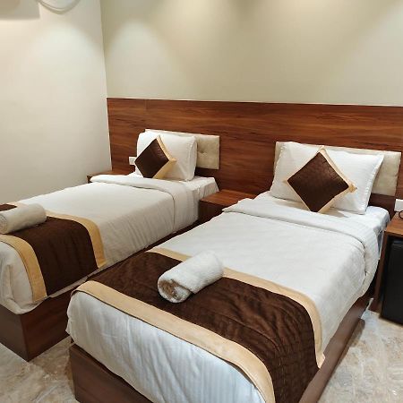 Hotel Thousand Pillars Warangal Ngoại thất bức ảnh