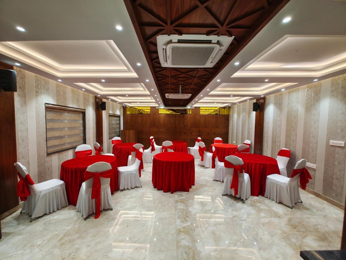 Hotel Thousand Pillars Warangal Ngoại thất bức ảnh