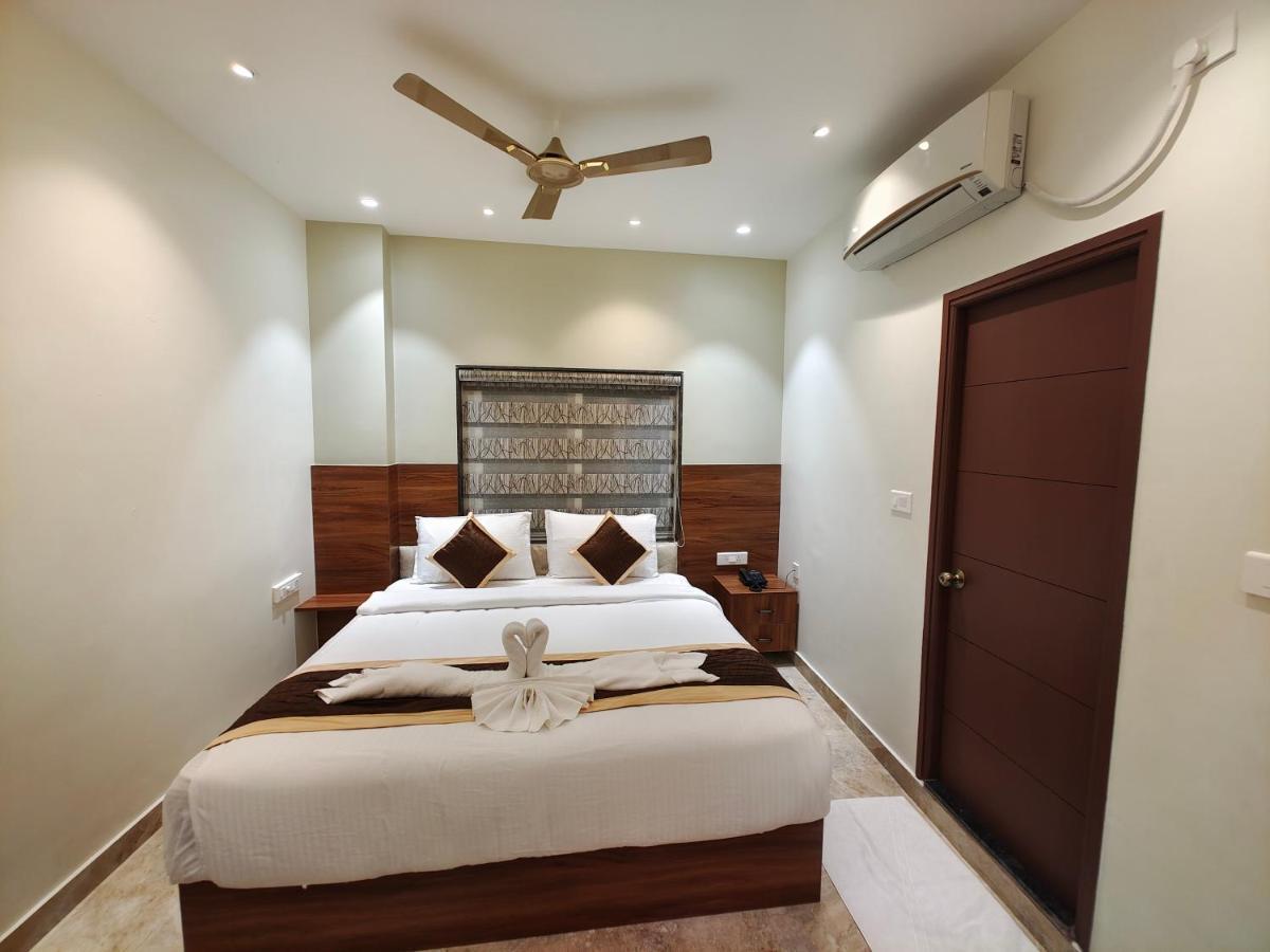 Hotel Thousand Pillars Warangal Ngoại thất bức ảnh