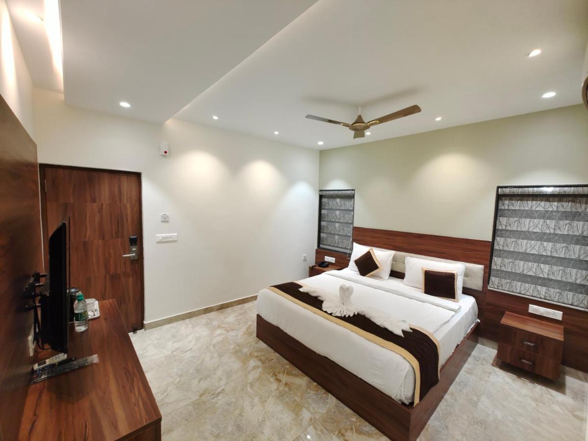 Hotel Thousand Pillars Warangal Ngoại thất bức ảnh