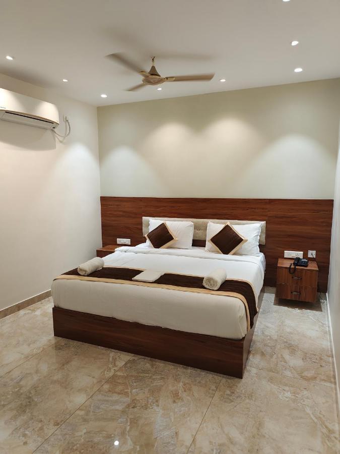 Hotel Thousand Pillars Warangal Ngoại thất bức ảnh