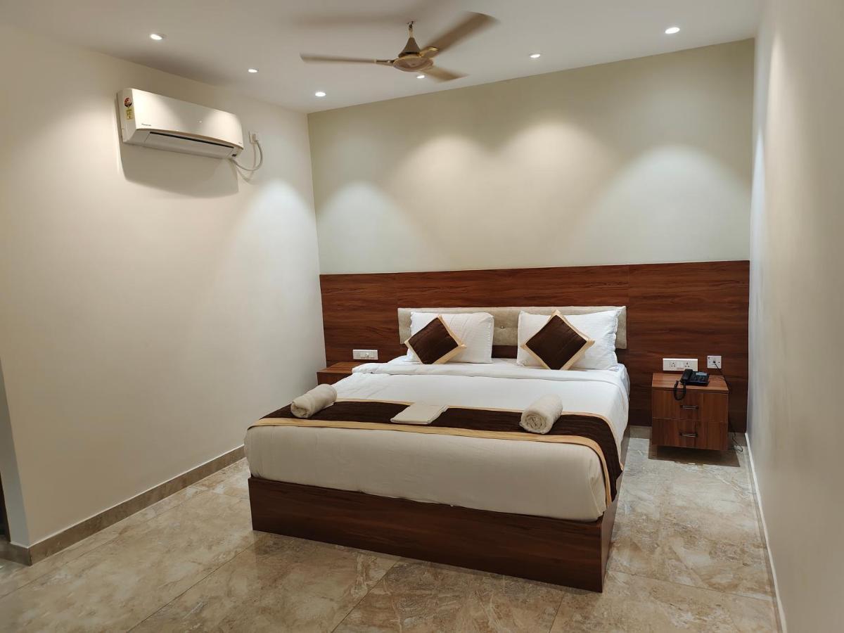 Hotel Thousand Pillars Warangal Ngoại thất bức ảnh